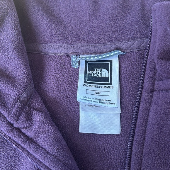 The North Face Woman’s Purple long sleeve - Picture 6 of 6